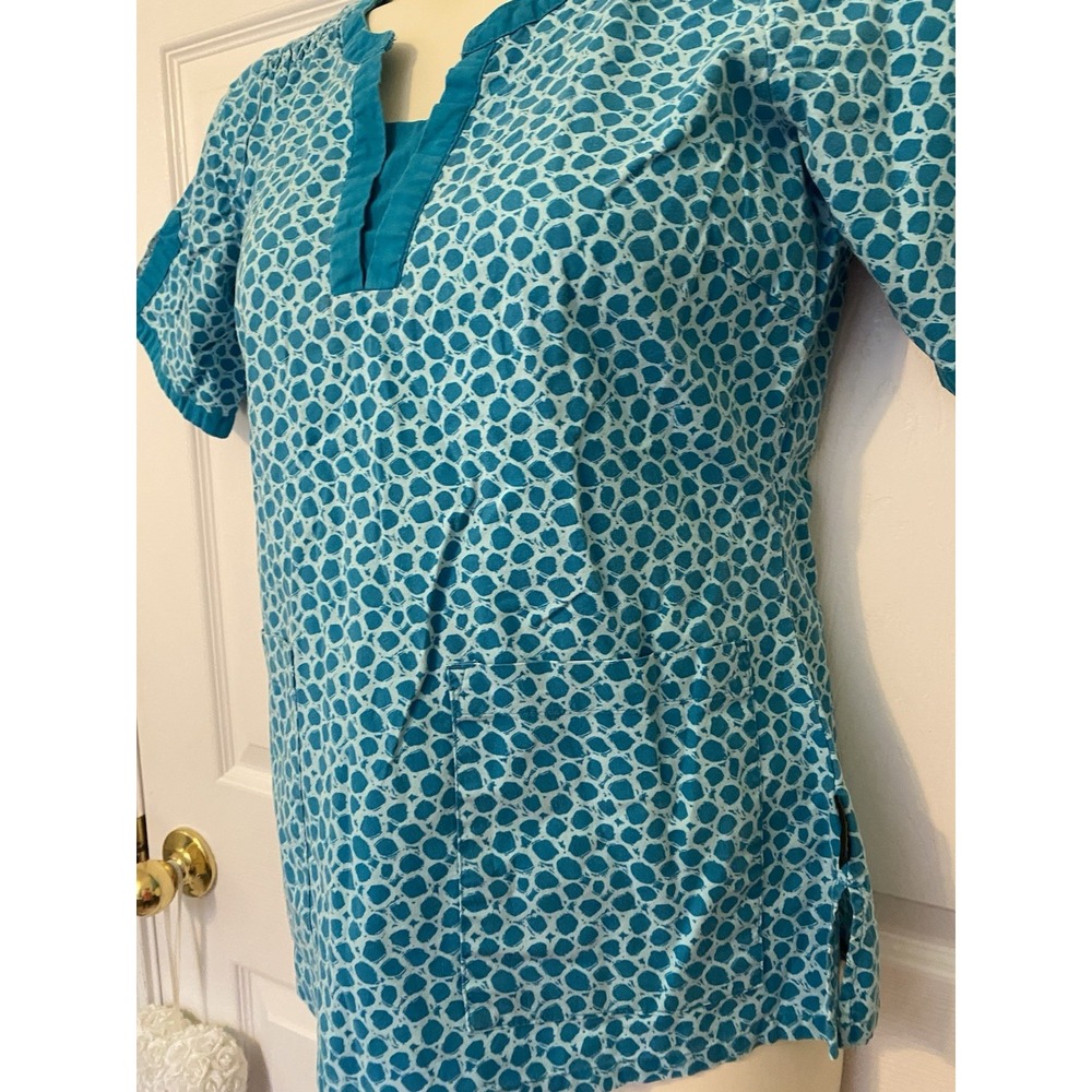 Peaches Small‎ Women's Scrub Top Teal Dot Print Blue Cute Sleeves - Picture 2 of 14